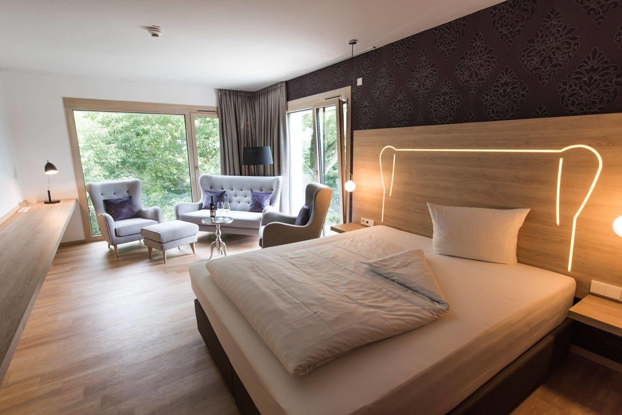 Parkhotel Schillerhain Кірхгаймболанден Екстер'єр фото