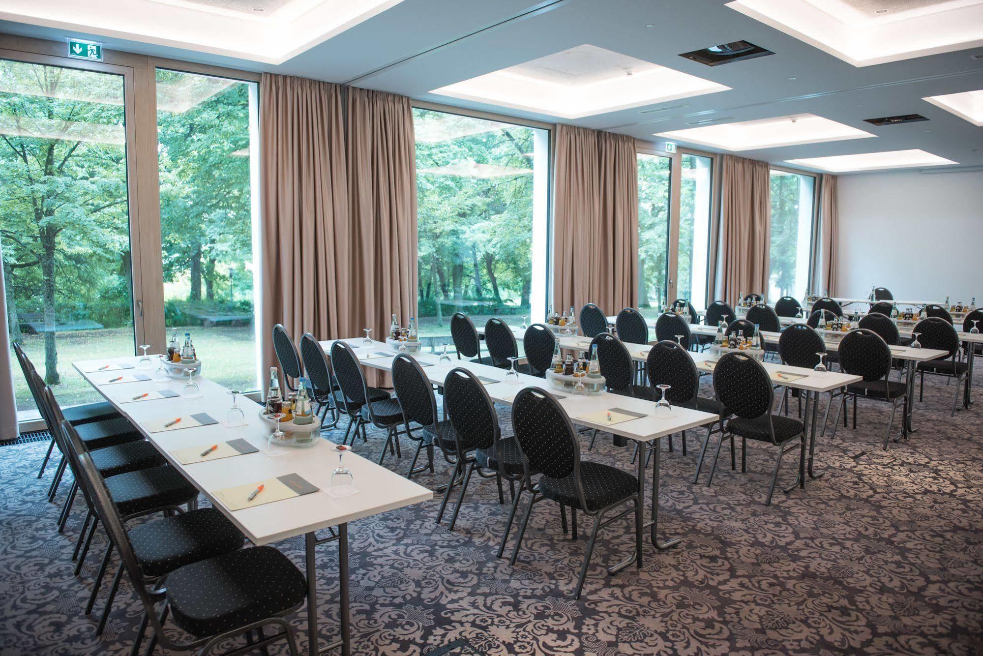 Parkhotel Schillerhain Кірхгаймболанден Екстер'єр фото